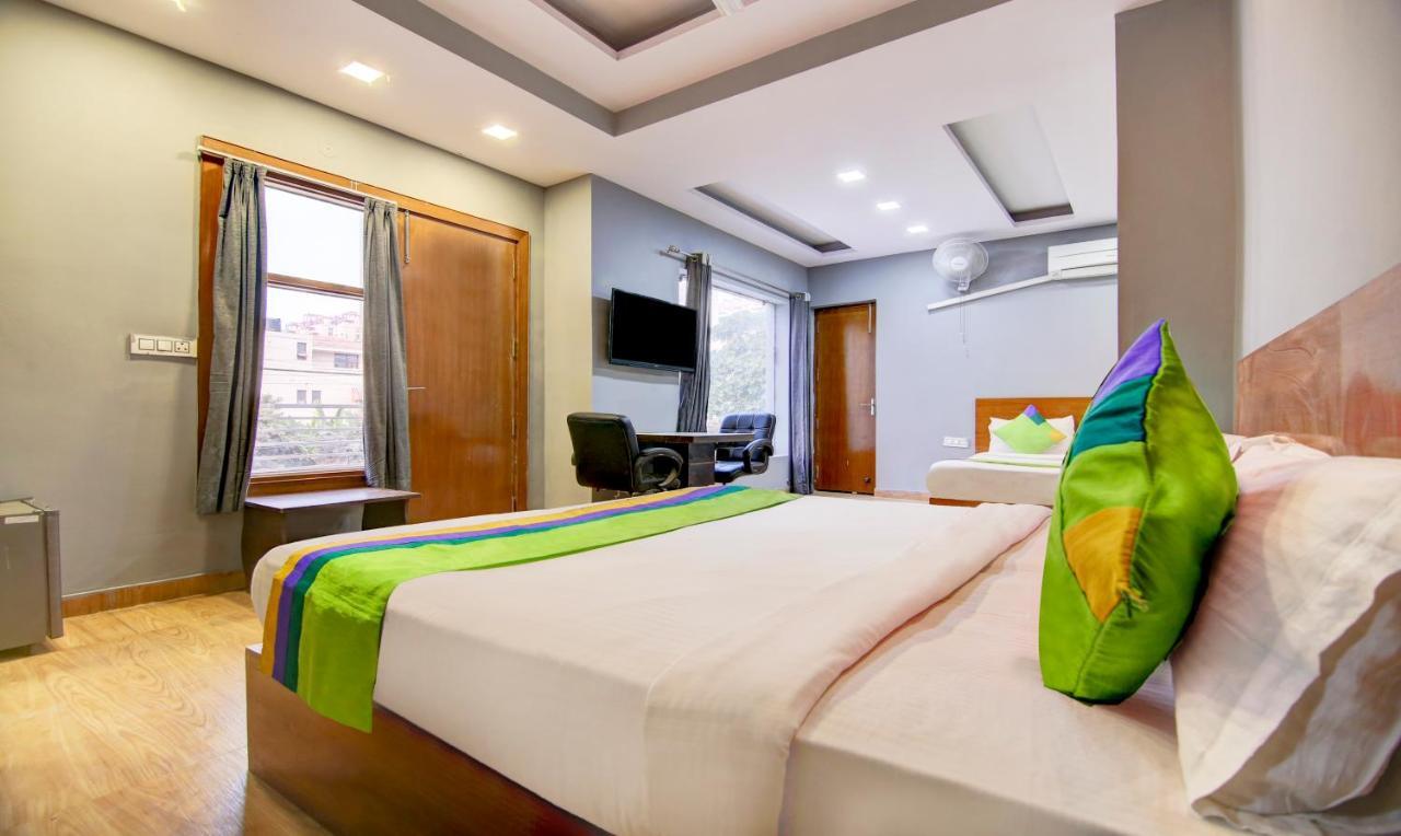 Treebo Trend Aashiyana Paradise Badshahpur Exterior photo