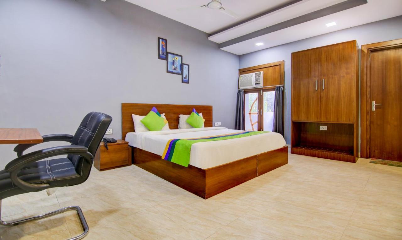 Treebo Trend Aashiyana Paradise Badshahpur Exterior photo